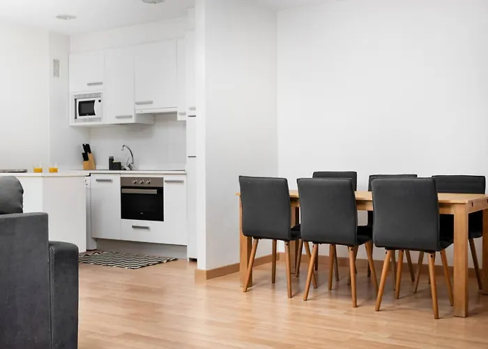 Precioso Atico Con Vistas L Wifi L P L Trastero Lägenhet Sallent de Gállego